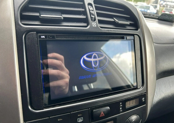 Toyota RAV4 cena 18900 przebieg: 289000, rok produkcji 2004 z Górzno małe 137